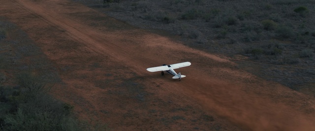 Video Reference: Airplane, Model aircraft, Aircraft, Light aircraft, Radio-controlled aircraft, Soil, Flight, Vehicle, Wing, Radio-controlled toy