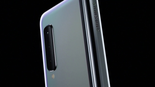 Video Reference: Gadget, Mobile phone, Smartphone, Feature phone, Communication Device, Portable communications device, Electronic device, Technology, Material property, Mobile phone accessories