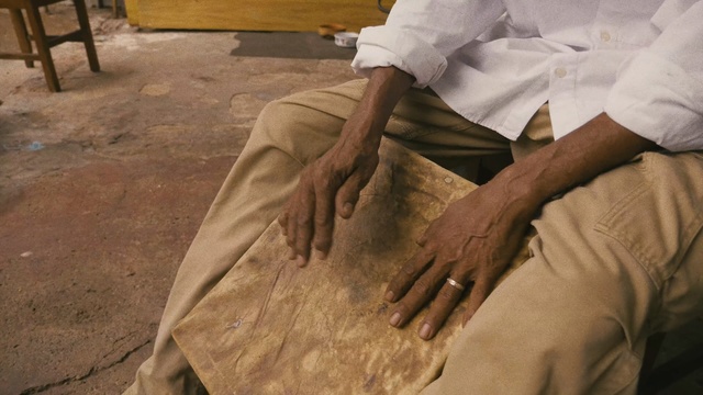 Video Reference: Hand, Carving, Art