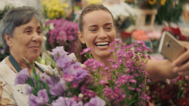 Video Reference: Flower, Lavender, Plant, Community, Floristry, Smile, Happy, Spring, Floral design, Iris