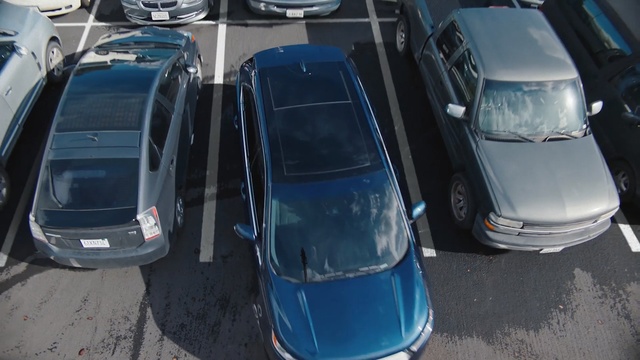 Video Reference: Land vehicle, Vehicle, Car, Motor vehicle, Mode of transport, Parking, Transport, Parking lot, Luxury vehicle, Public space