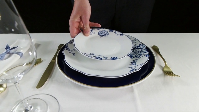 Video Reference: Porcelain, Fondant, Dishware, Cake, Sugar paste, Tableware, Plate, Dessert, Food, Serveware
