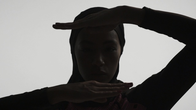 Video Reference: shoulder, neck