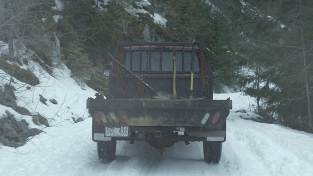Video Reference: Vehicle, Snow, Automotive exterior, Car, Winter, Truck, Commercial vehicle