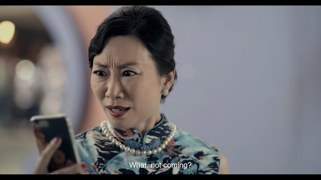 Video Reference: Facial expression, Chin, Human, Smile, Technology, Photography, Electronic device, Black hair, Person