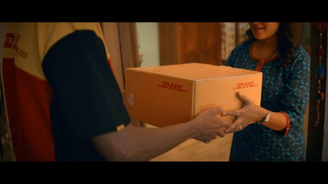 Video Reference: Finger, Hand, Arm, Carton, Box, Package delivery, Thumb, Elbow, Gesture, Nail