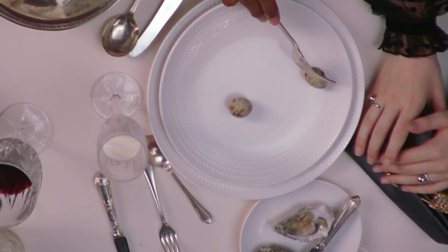 Video Reference: Cutlery, Plate, Dishware, Saucer, Tableware, Fork, Porcelain, Household silver, Spoon, Hand, Person