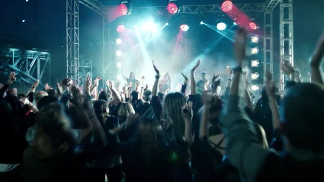 Video Reference: Performance, Entertainment, Crowd, Rock concert, People, Performing arts, Concert, Event, Audience, Public event