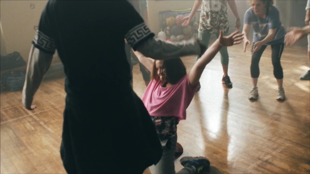 Video Reference: dance, performing arts, joint, choreography, shoulder, entertainment, event, girl, arm, fun, Person