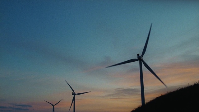 Video Reference: Wind turbine, Sky, Windmill, Wind farm, Wind, Atmosphere, Public utility, Cloud, Machine, Field