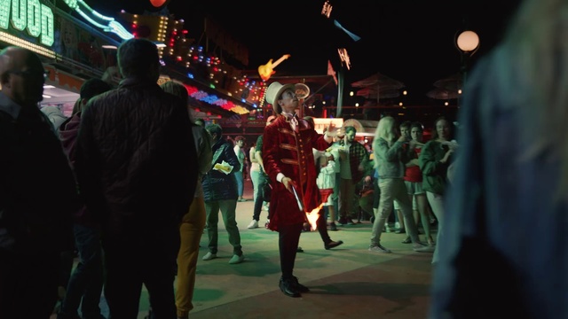 Video Reference: Night, Snapshot, Fun, Event, Crowd, Street, City, Recreation, Performance, Pedestrian