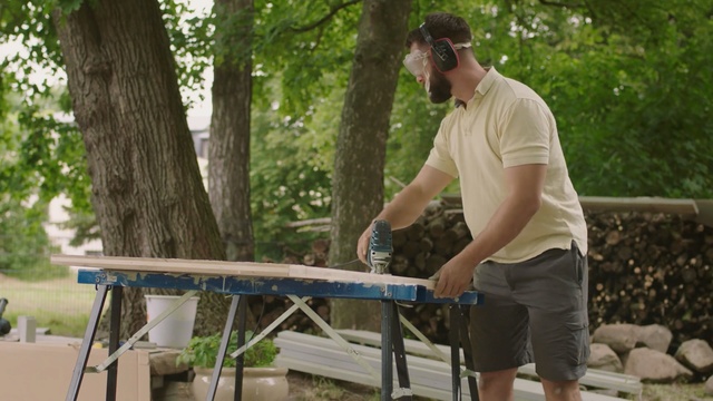 Video Reference: Table, Tree, Wood, Leisure, Furniture, Plant, Soil