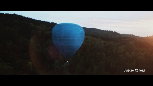 Video Reference: Hot air ballooning, Hot air balloon, Air sports, Sky, Atmosphere, Morning, Balloon, Vehicle, Sunlight, Recreation