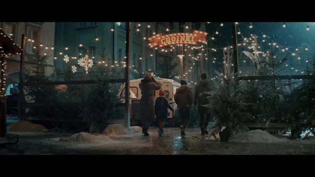 Video Reference: Action-adventure game, Scene, Darkness, Movie, Midnight, Screenshot, Digital compositing, Tree, Fictional character, Performance