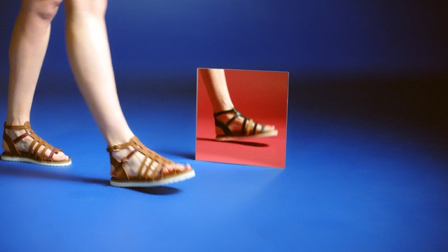 Video Reference: footwear, shoe, human leg, leg, human body, foot, toe, joint, computer wallpaper
