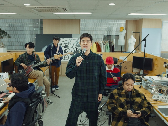 Video Reference: band, japanese, man, singer, guitar, room, office, boys band, studio, Person