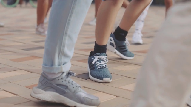 Video Reference: White, Footwear, Shoe, Human leg, Leg, Ankle, Street fashion, Fashion, Calf, Joint