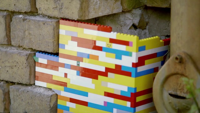 Video Reference: Yellow, Wall, Tile, Wood, Pattern, Visual arts, Flooring, Brick, Rectangle, Floor