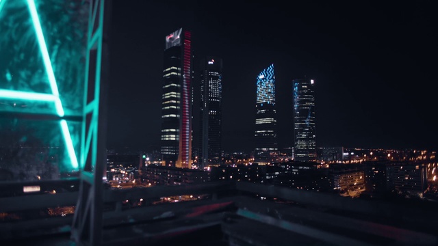 Video Reference: Metropolitan area, Cityscape, Metropolis, City, Skyscraper, Night, Landmark, Urban area, Tower block, Human settlement