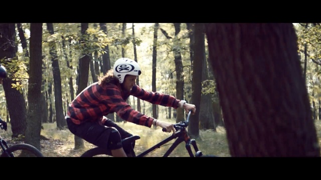 Video Reference: Cycle sport, Downhill mountain biking, Mountain bike, Freeride, Bicycle, Vehicle, Mountain biking, Bicycle motocross, Mountain bike racing, Personal protective equipment