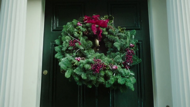 Video Reference: Christmas decoration, Wreath, Green, Flower, Plant, Tree, Home, Interior design, Vascular plant, Annual plant