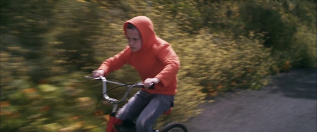 Video Reference: Vehicle, Cycling, Bicycle accessory, Recreation, Bicycle, Sports equipment, Kick scooter, Wheel