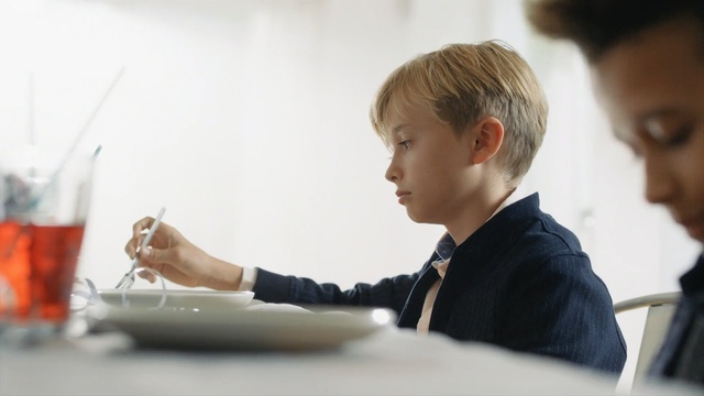 Video Reference: Job, Hand, White-collar worker, Conversation, Business, Learning, Child