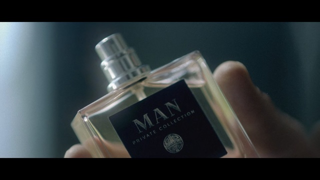 Video Reference: Perfume, Product, Fluid, Bottle, Glass bottle, Cosmetics, Material property, Photography, Brand, Liqueur