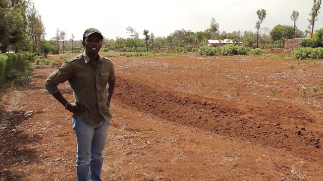 Video Reference: soil, tree, plant, agriculture, rural area, grass, field, mud, crop, recreation, Person