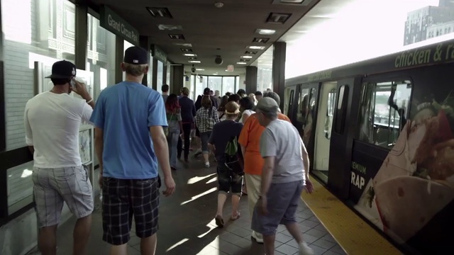 Video Reference: Passenger, Transport, Public transport, Metro, Crowd, Vehicle