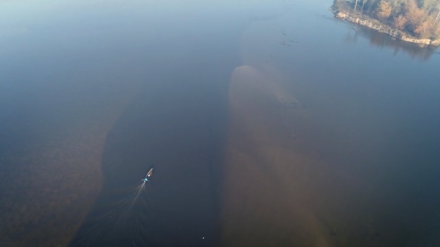Video Reference: Sky, Water, Water resources, Atmospheric phenomenon, Morning, Aerial photography, River, Cloud, Haze, Atmosphere
