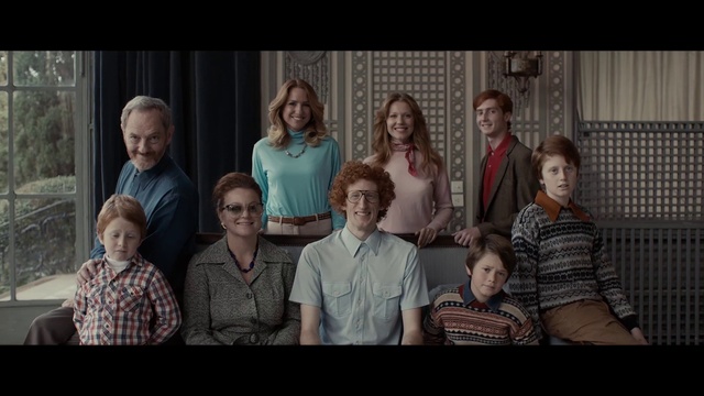 Video Reference: People, Social group, Photograph, Youth, Sitting, Community, Fun, Human, Family, Family taking photos together