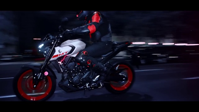 Video Reference: Land vehicle, Motorcycle, Motorcycling, Vehicle, Automotive design, Superbike racing, Automotive lighting, Motorcycle accessories, Motorcycle fairing, Automotive exterior
