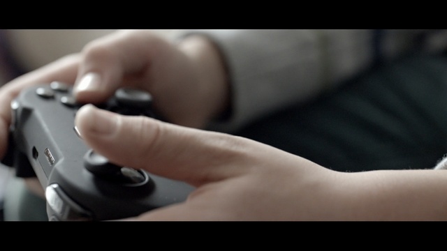 Video Reference: camera, hand, finger, close up, photography, nail, single lens reflex camera, electronic device, audio equipment, digital slr