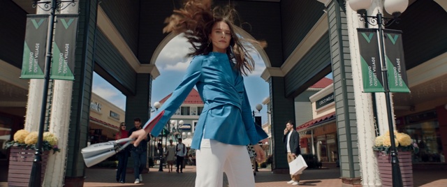 Video Reference: Clothing, Blue, Fashion, Street fashion, Snapshot, Electric blue, Outerwear, Shoulder, Leg, Jeans