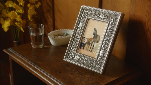 Video Reference: Picture frame, Table, Tableware