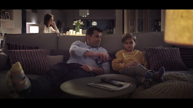 Video Reference: Sitting, Photograph, People, Facial expression, Living room, Couch, Social group, Fun, Conversation, Snapshot, Person