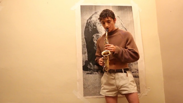 Video Reference: shoulder, girl, fun, t shirt, abdomen, Person