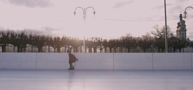 Video Reference: Ice skating, Winter, Snow, Ice rink, Atmospheric phenomenon, Freezing, Sky, Recreation, Ice, Skating
