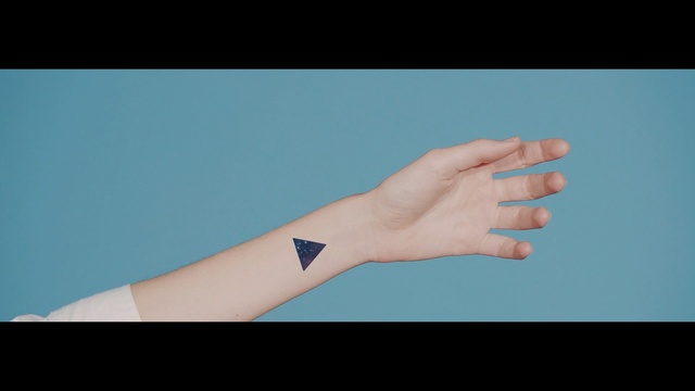 Video Reference: hand, finger, wrist, arm, thumb, joint, nail, temporary tattoo, bandage