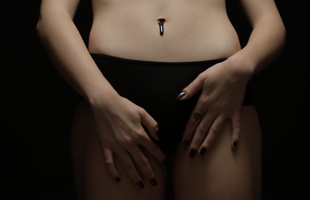 Video Reference: beauty, joint, abdomen, photography, trunk, girl, human body, close up, stomach, arm, Person