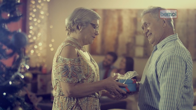 Video Reference: photograph, girl, photography, snapshot, emotion, ceremony, event, dress, fun, interaction