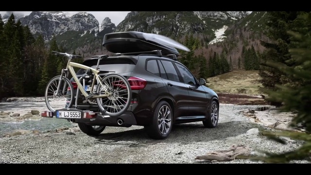 Video Reference: Land vehicle, Vehicle, Car, Regularity rally, Sport utility vehicle, Compact sport utility vehicle, Mini SUV, Off-road vehicle, Mitsubishi, Automotive wheel system