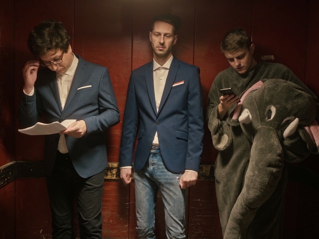 Video Reference: Gentleman, Suit, Event, Performance, Scene, Person
