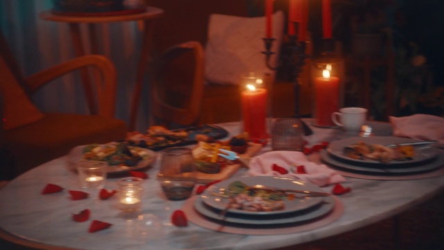 Video Reference: Meal, Food, Supper, Table, Dish, Dinner, Cuisine, Christmas eve, appetizer, Christmas dinner