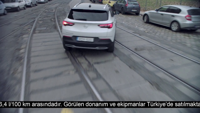 Video Reference: Land vehicle, Vehicle, Car, Automotive design, Kia sportage, Sport utility vehicle, Family car, Parking, Mid-size car, Automotive exterior