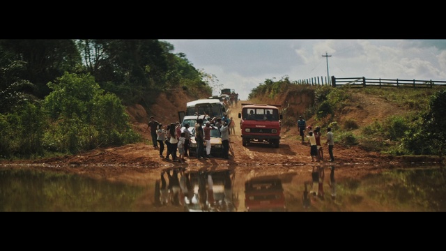 Video Reference: Tire, Vehicle registration plate, Car, Vehicle, Cloud, Water, Plant, Automotive tire, Sky, Motor vehicle
