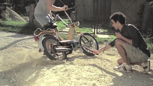 Video Reference: cycle sport, bicycle, mode of transport, vehicle, bicycle accessory, bmx bike, sports equipment, soil, mountain bike, bicycle motocross