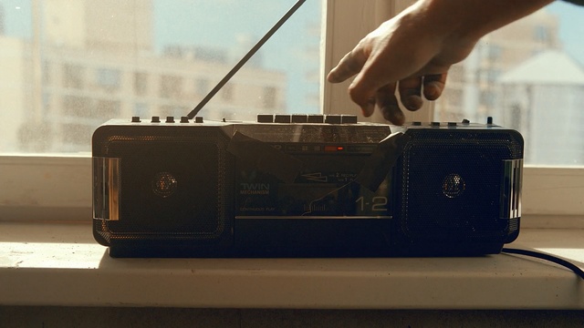 Video Reference: technology, electronic device, electronics, boombox, electronic instrument, radio