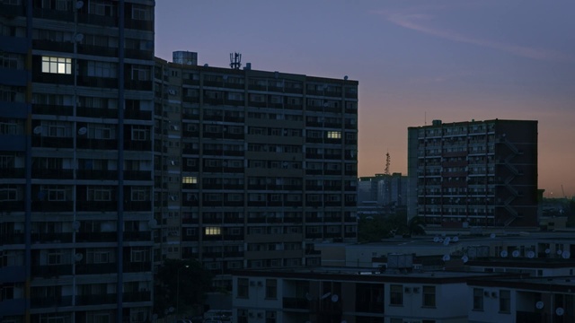 Video Reference: Metropolitan area, Urban area, City, Metropolis, Tower block, Sky, Building, Human settlement, Architecture, Residential area